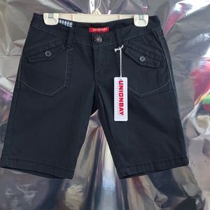 I’m selling Union Bay black shorts,size 7, stretch.